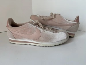 Damengröße 9,5 US Nike Classic Cortez "Samt" Partikel beige pink 902856-202 - Bild 1 von 8