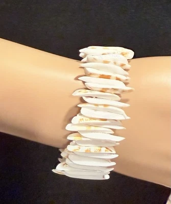 Pulsera elástica de colección natural blanca y naranja concha marina rebanada - Joyería de playa boho Foto 1 de 4