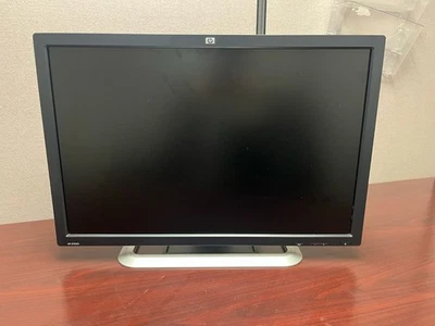 30" LCD Monitor HP L3065; 60Hz ; with Stand - Image 1 of 4