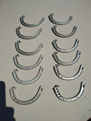 12 Colgador circular de acero galvanizado de 4" para canaleta de lluvia media redonda - BB Berger Bros Foto 1 de 3