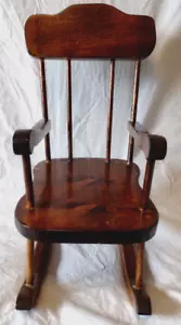 Vintage 1988 handgefertigter Schaukelstuhl aus Holz mit langer Sitzfläche für Puppen & Bären - signiert - Bild 1 von 9