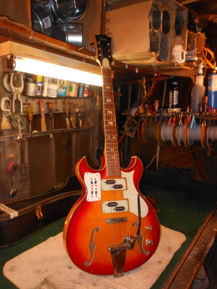 VINTAGE NORMA 4-PICKUP GUITAR  JAPAN-MADE Double Pointed - Image 1 of 4