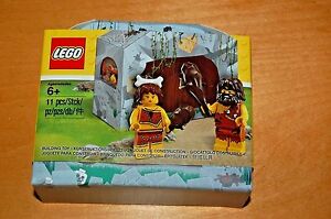 LEGO Exclusive Caveman & Cavewoman Promotional Set (5004936)