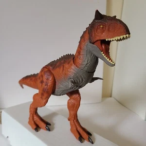 Fallen Kingdom Primal Attack Carnotaurus Actionfigur Control 'N Conquer getestet - Bild 1 von 10