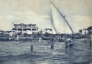 Fiumicino - La Spiaggia -  Animata - Cartolina viaggiata 1955 Roma - Imagen 1 de 2