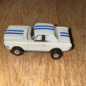 Johnny Lightning JET MUSTANG  Slot Car Ho White Blue Stripes - Picture 1 of 4