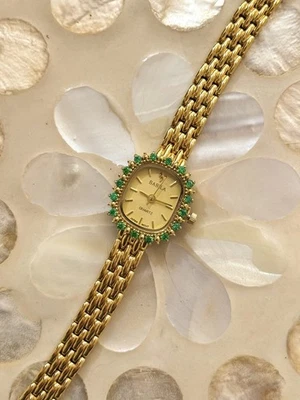 Позолоченные часы 18 карат с блестящим зеленым хрустальным камнем безелем винтажный стиль - Изображение 1 из 4