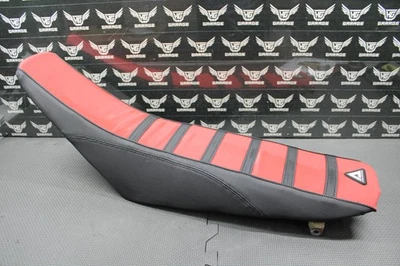 2001 HONDA CR125R CR250R OEM СИДЕНЬЕ СЕДЛО ПЕНОПЛАСТОВЫЙ ЗАХВАТ КРЫШКА 77100-KZ3-J30 - Изображение 1 из 4