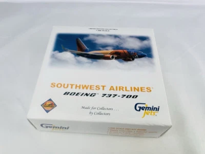 Avión de pasajeros 1:400 Gemini Jets GJSWA461 Die-Cast Southwest NBA Boeing 737-700  Foto 1 de 4