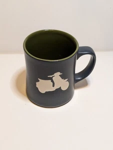 Starbucks 2011 Vespa Roller Moped Etched Black Coffee Mug Green Inside 16oz  - Bild 1 von 9