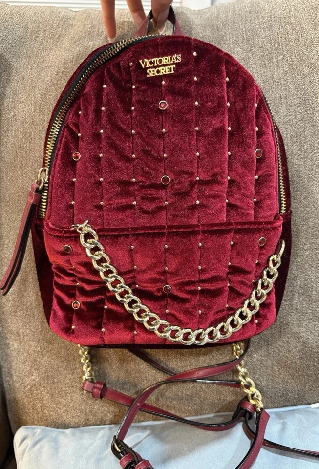 Mochila Victoria’s Secret 2018 terciopelo rojo Foto 1 de 4