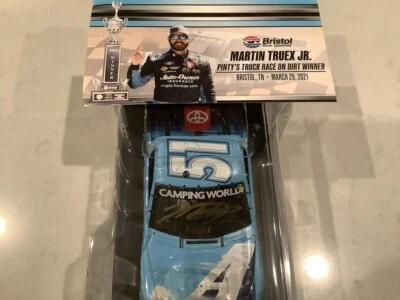 MARTIN TRUEX JR AUTOGRAFIADO 2021 SEGURO DE PROPIETARIOS DE AUTOMÓVILES BRISTOL WIN DIECAST & CARD Foto 1 de 4