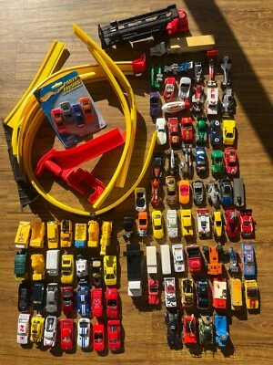 Vintage Diecast Cars, Lot of 75+ Cars; Hot Wheels, Matchbox, Maisto, Track, Misc - Image 1 of 4