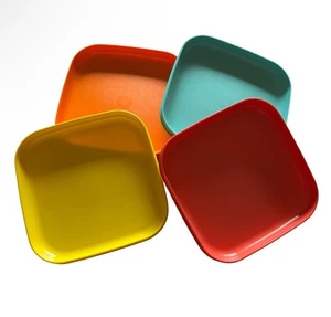 Tupperware TupperKids Square Plate Set of 4 Kids Toddler Multicolour New 18cm *B - Picture 1 of 3