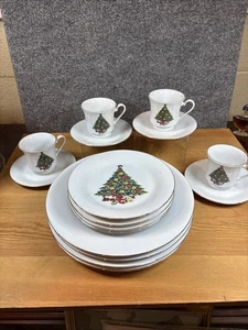 Sea Gull Fine China~16 pcs Set~Christmas Coll.~Service for 4~W/Orig Box - Picture 1 of 8