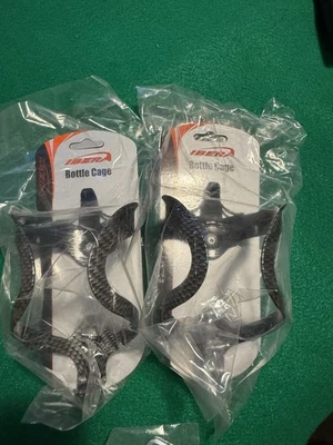Jaula Botella Agua Aluminio Ligera Bicicleta Ibera x2 Fibra Carbono “Mirar” Foto 1 de 4