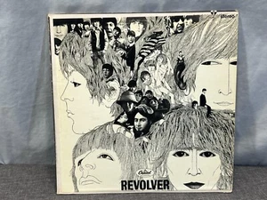 The Beatles – Revolver LP Vinyl Record Capitol Rainbow Label Stereo VG/VG+ - Picture 1 of 12