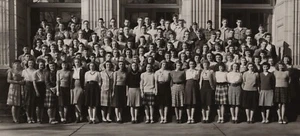 Group Portrait School Class Boys Girls 1930s Creased - Picture 1 of 3