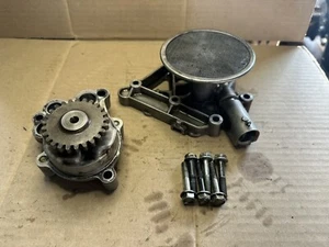 81 Honda CB750C DOHC Engine Oil Pump Assembly OEM CB750 -05 - Picture 1 of 8