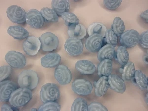 50 x Rose Flower Shaped Novelty Shank Buttons Blue 12mm Sewing Craft Q36 - Picture 1 of 2