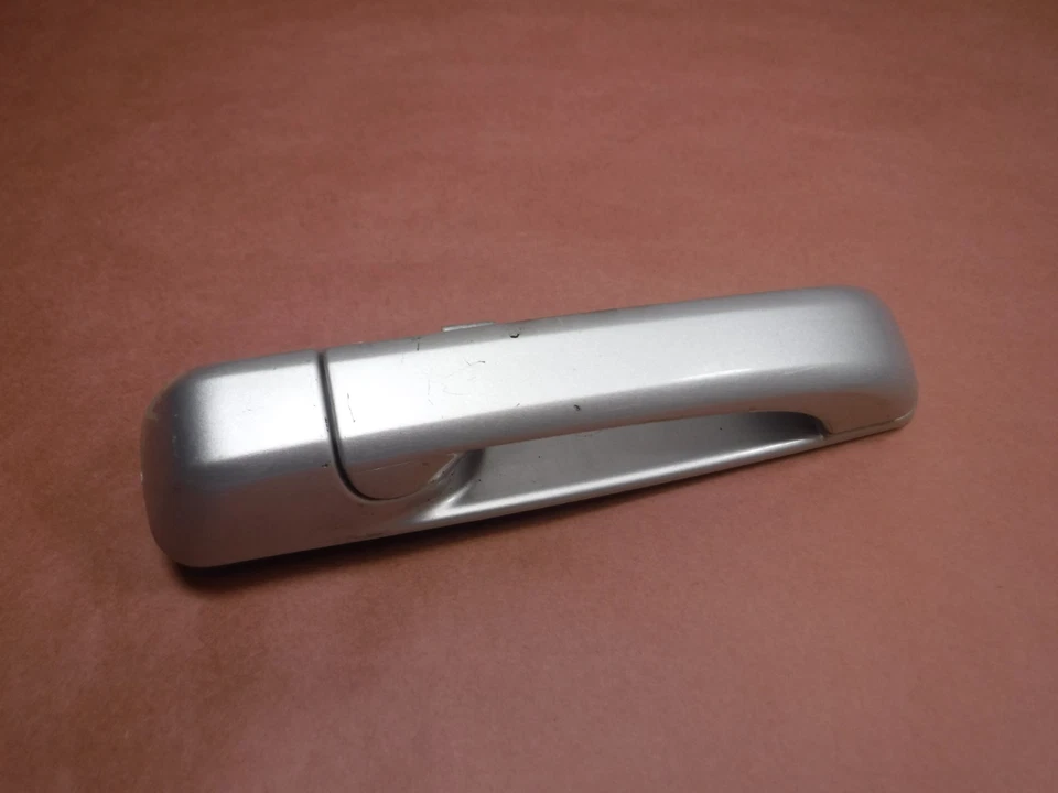 Manija de la puerta trasera del pasajero Jeep Commander 06-10 plateada brillante envío gratuito Foto 1 de 4