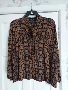 M&S womens long sleeve top with neck tie. Size 22. Vintage style animal print - Picture 1 of 5