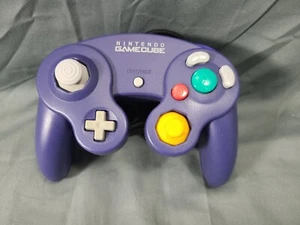 Controlador Oficial Nintendo GameCube Púrpura - DOL003 - Auténtico FABRICANTE DE EQUIPOS ORIGINALES - Imagen 1 de 4
