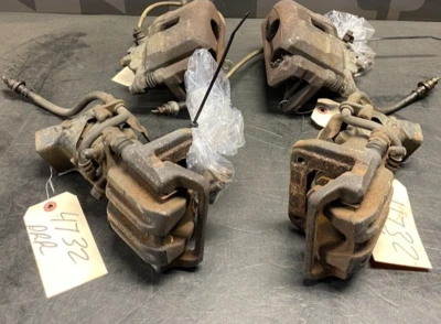 CONJUNTO DE PINÇAS DE FREIO DIANTEIRAS TRASEIRAS 2001 HONDA S2000 AP1 FABRICANTE DE EQUIPAMENTO ORIGINAL USADO - Imagem 1 de 4