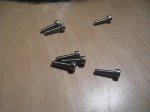 Paquetes de 10 M2, M2.5, M3, M4, M5 ZÓCALO Cabezal Tapa PERNOS A2 Acero Inoxidable - Imagen 1 de 1