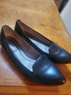 Zapatos planos de negocios de cuero sintético, cómodos punta en punta por Life Stride talla 9 de ancho. ¡Limpio!! Foto 1 de 4