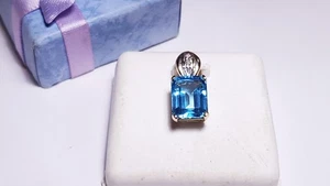 Estate 3.5ctw Emerald Cut Swiss Blue Topaz/Dia Scroll fancyTop 14Kt YG Pend22773 - Picture 1 of 6