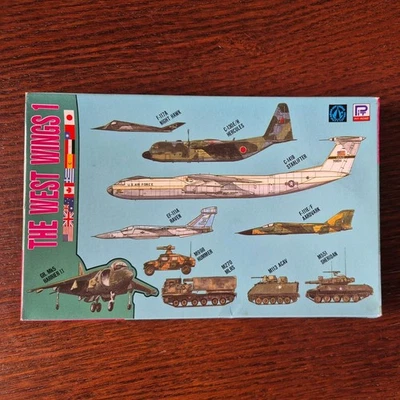 1:700 PIT ROAD Sky Wave "The West Wings 2" S07, confezione originale, aerei, carri armati - Immagine 1 di 4