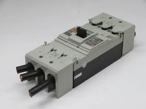 FUJI ELECTRIC BW400EAGU-3P300 CIRCUIT BREAKER T262186 - Picture 1 of 4