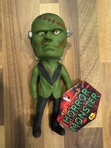 Stretchable Horror Monsters Frankenstein 4,5" Figur mit Etikett im Arm Neu mit Etikett - Bild 1 von 4