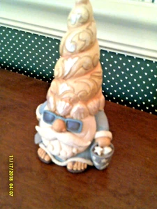 JIM SHORE-HEART WOOD CREEK-COASTAL GNOME WITH SUNGLASSES FIGURINE-NIB-2022 - Picture 1 of 3