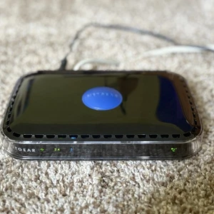 NETGEAR N600 600Mbps 4-portowy dwuzakresowy router Wi-Fi (WNDR3400v3) i przewód zasilający - Zdjęcie 1 z 9
