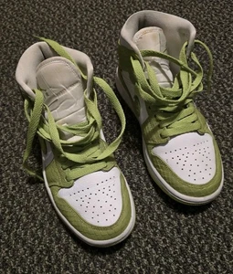 Size 5 - Air Jordan 1 SE Mid Green Python W - Picture 1 of 8