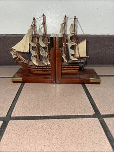 Vintage Model 4 Mast Ship Set of 6x6 Book Ends - Picture 1 of 7