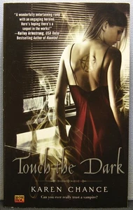 Chance, Karen - Touch the Dark [Cassandra Palmer #1] PB 2006 Very Fine+ - Imagen 1 de 3