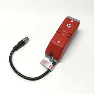 Allen-Bradley 440G-LZS21STLH Guardmaster Safety RFID Interlock Switch 24VDC - Picture 1 of 5