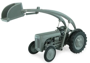 UNIVERSAL HOBBIES,FERGUSON TEA 20 with front loader, 1/32, UH5247 - Picture 1 of 3