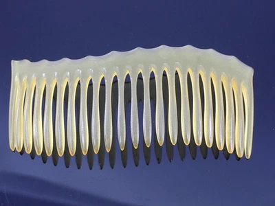 Pente de cabelo âmbar celulóide vintage década de 1920–40 pente lateral curvo plástico antigo - Imagem 1 de 4