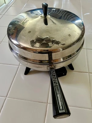 Farberware Sartén Eléctrica Revestida de Aluminio Inoxidable 12” Sartén 310B Tapa Domo Foto 1 de 4