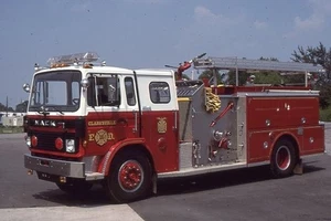 Pompe Clarksville TN Engine 16 1984 Mack MS Ward 79 - glissière d'appareil d'incendie - Photo 1/1