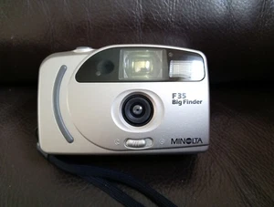 Minolta F35 Big Finder analoge Kompaktkamera 35 mm silber getestet - Bild 1 von 7