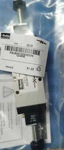 PARKER   P2LBX512EEHDDN   12209054  BRAND NEW  IN SEALED DHL/FEDEX/UPS - Picture 1 of 1