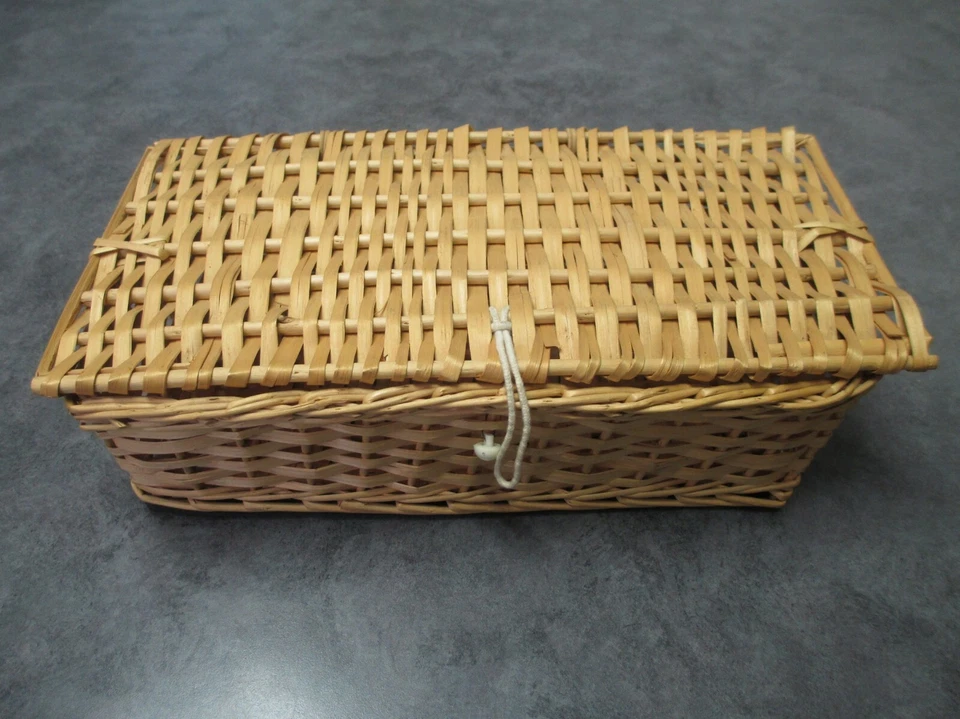 Basket with Lid, Woven Wicker / Rattan Wood Storage Box - Image 1 of 4