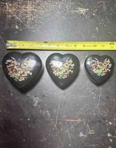 Set 3 portagioie nidificazione vintage a forma di cuore plastica floreale nera San Valentino - Foto 1 di 7