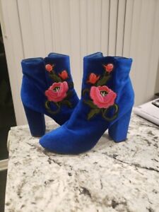 Hot Kiss Patchy Embroidered Blue Velvet side Zip Ankle Boots 7.5