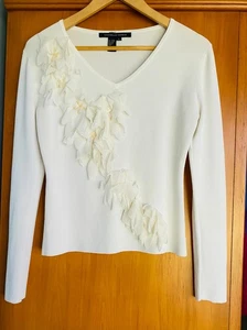 Weißer eleganter Damen Frühling/Sommer Pullover mit Volant Blumen und Perlenarbeit - Bild 1 von 10
